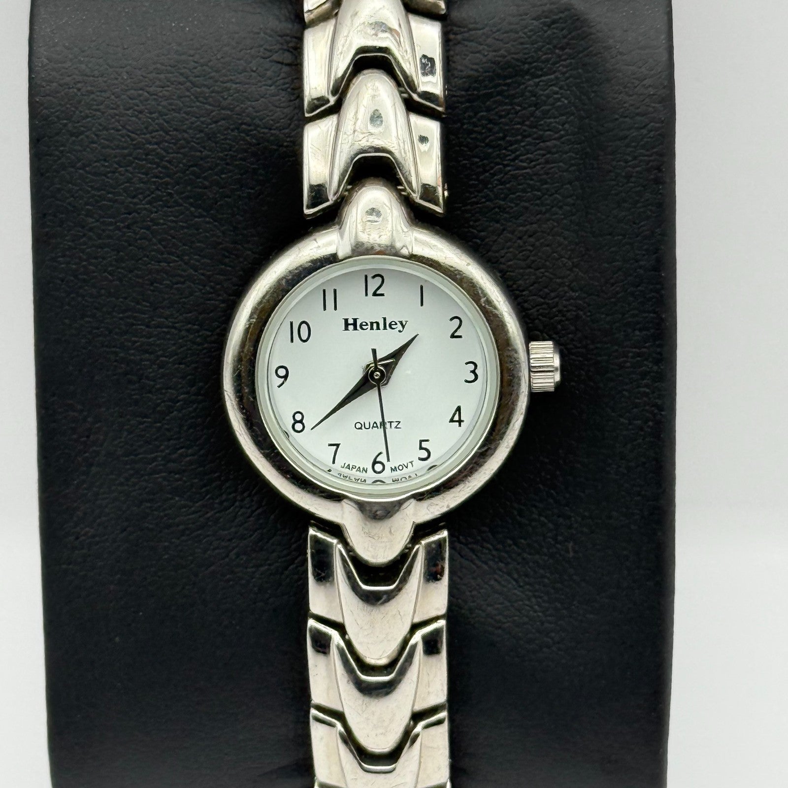 Henley Ladies Quartz Watch White Dial Silver Tone Bracelet Japan Working 21mm