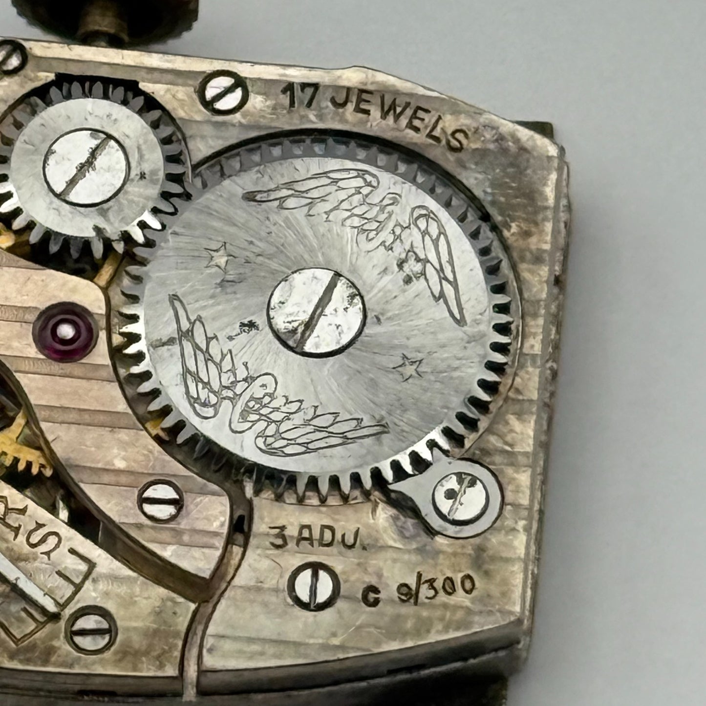 Everite 9/300 Tank Watch Movement Running 7 Jewels Manual Wind Parts 17.9mm