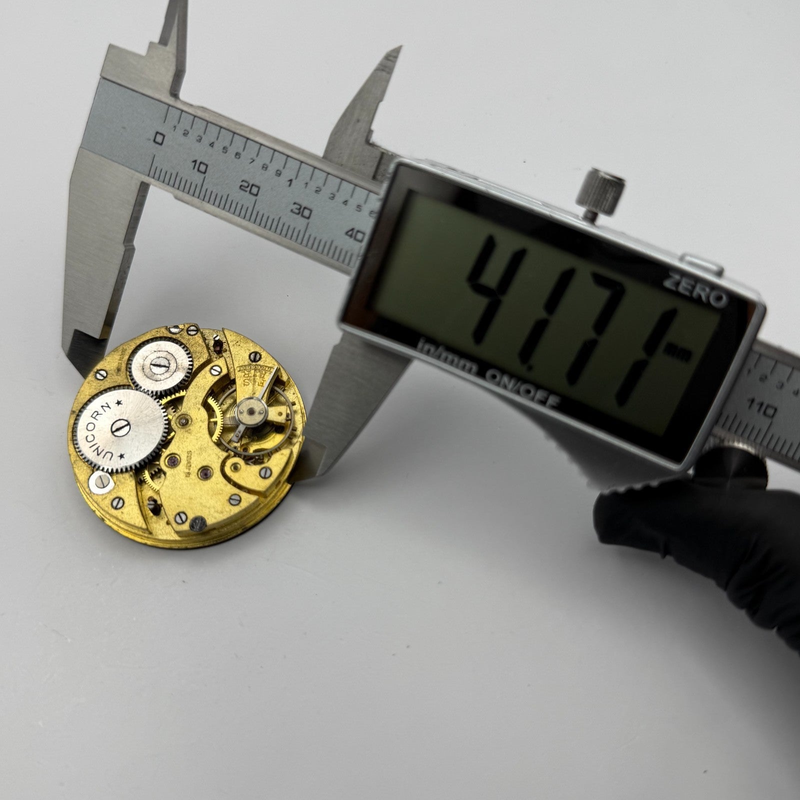 Unicorn Pocket Watch Movement Open Face 15 Jewels Swiss Parts Repair 41.1mm