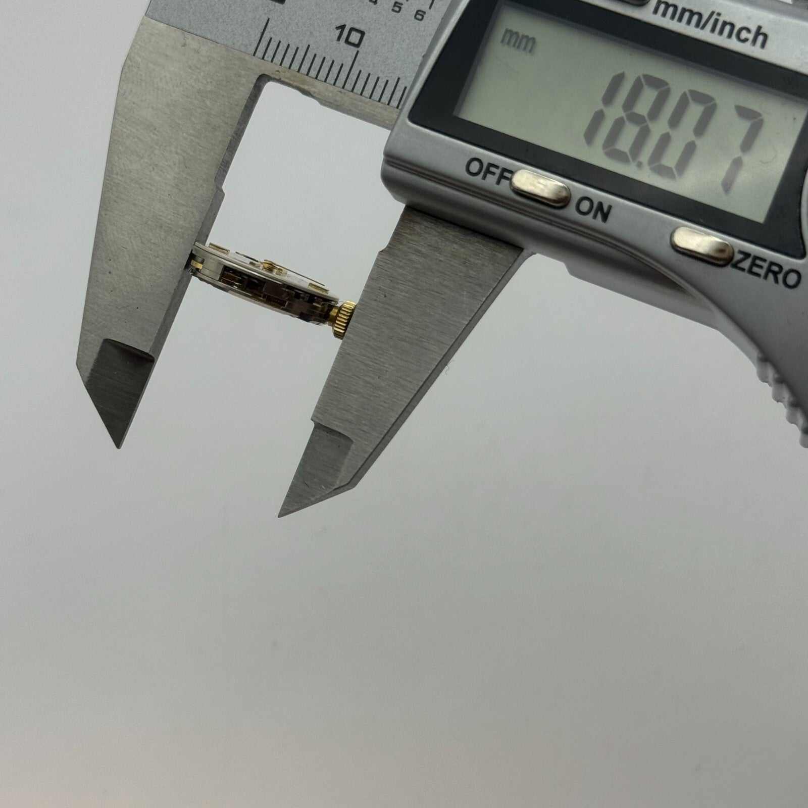 15.5mm Running Record De Luxe Cal 670 Manual Wind Swiss Watch Movement PARTS