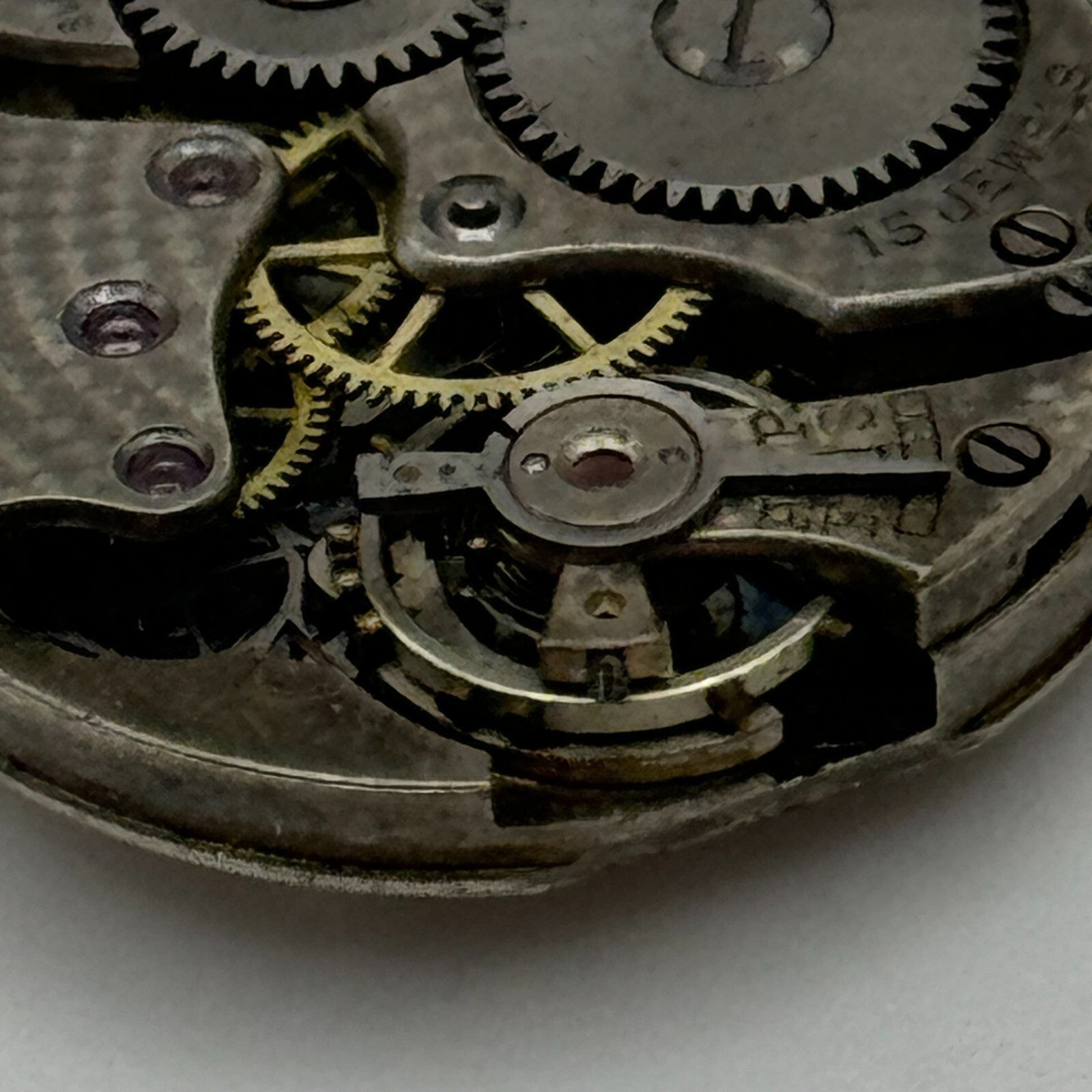 23.6mm Unidentified 15 Jewels Manual Wind Watch Movement Swiss Vintage PARTS