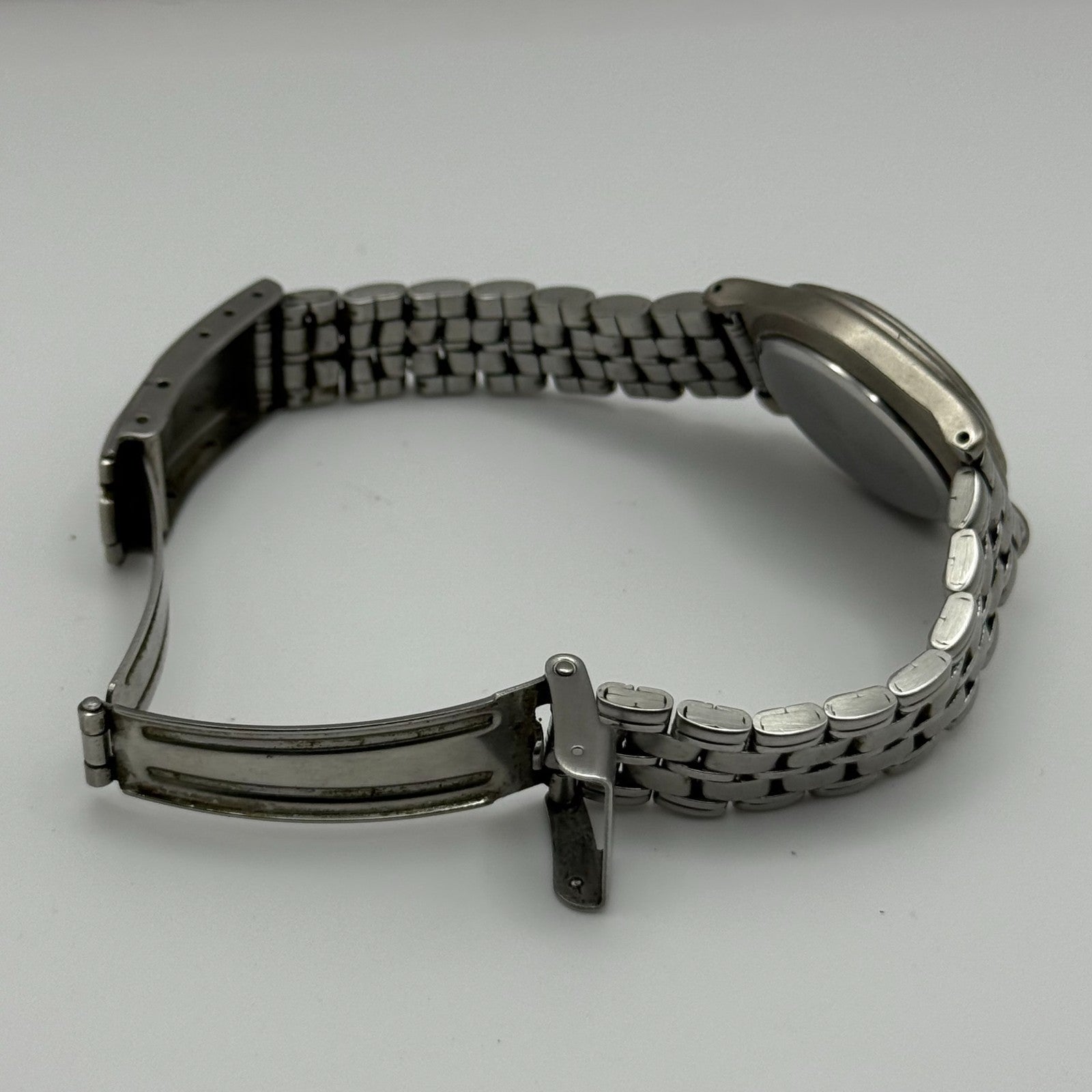 Accurist Ladies Quartz Watch Black Dial Silver Tone Bracelet Japan Working 27mm