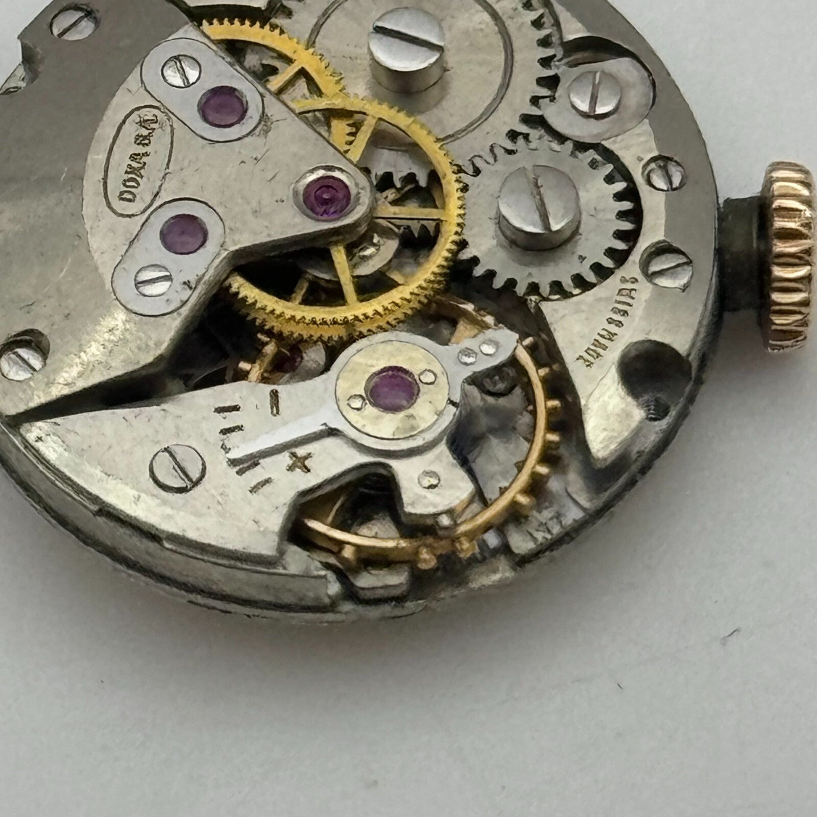 19.6mm Doxa Cal 137 8 3/4 Manual Wind Watch Movement Swiss Made Vintage PARTS