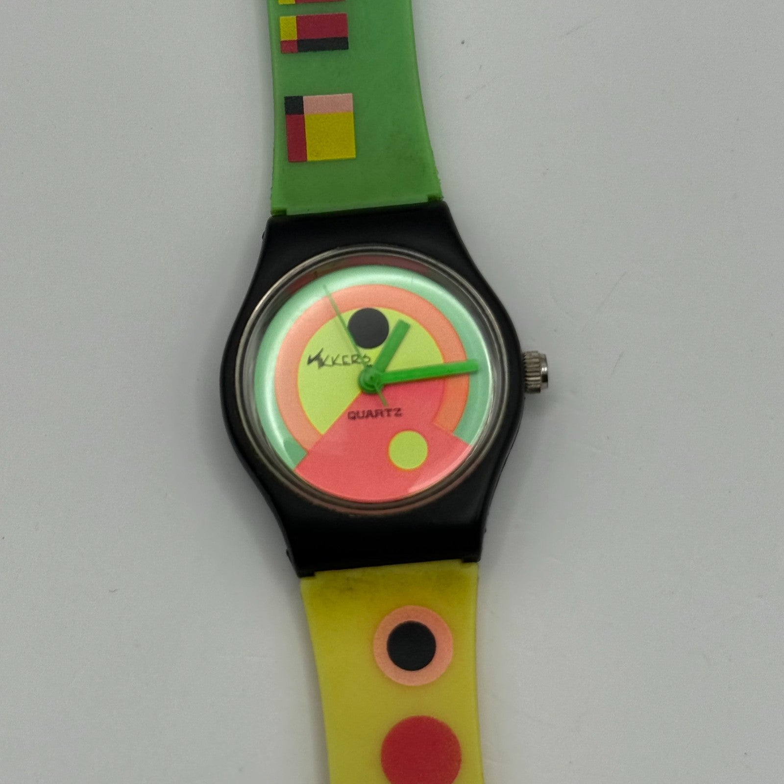 Tikkers Unisex Kids Quartz Watch Colorful Dial Green Yellow Strap Working 24mm