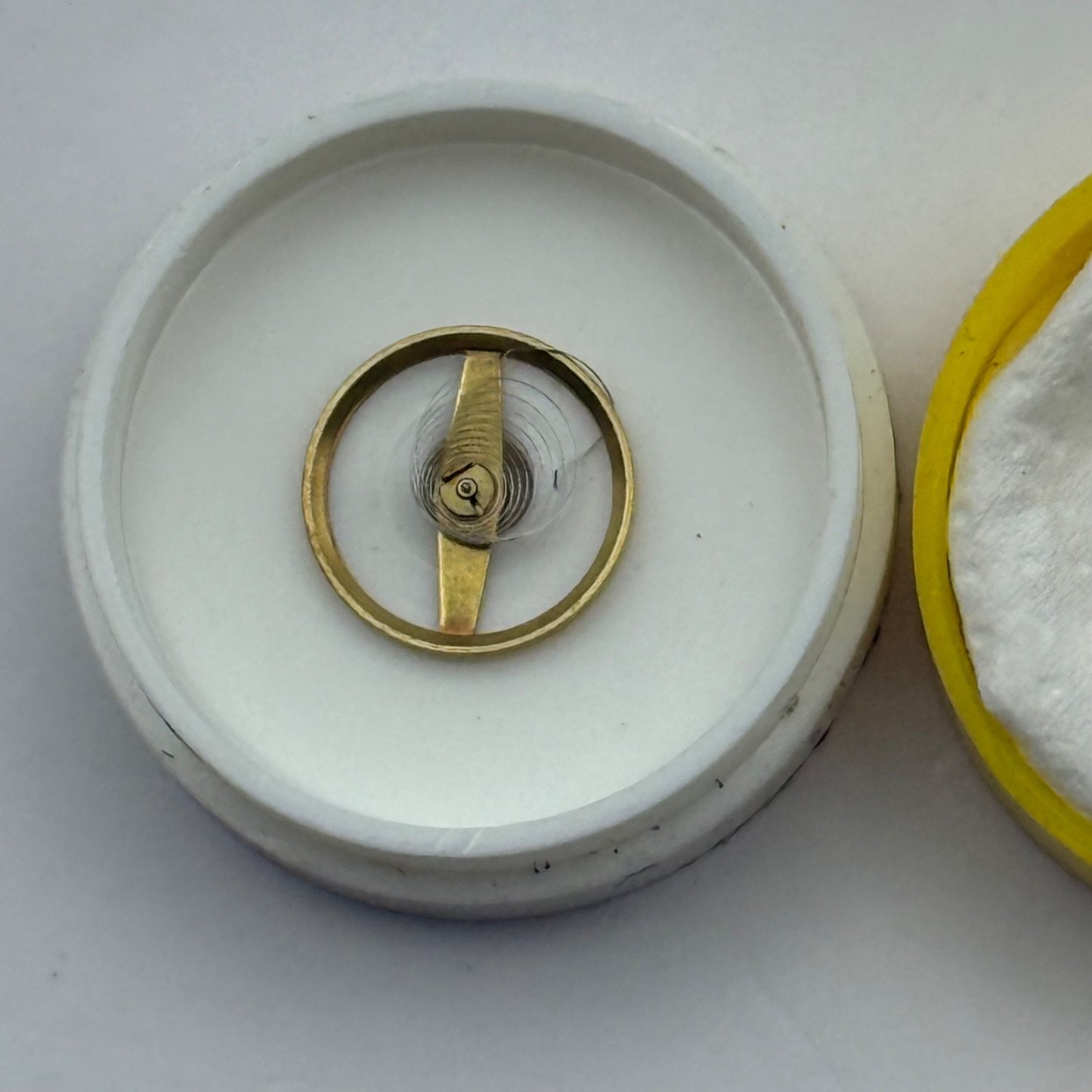 BFG 927 Balance Complete 6 3/4 - 8''' Renata 1512 M Watch Movement Parts Vintage