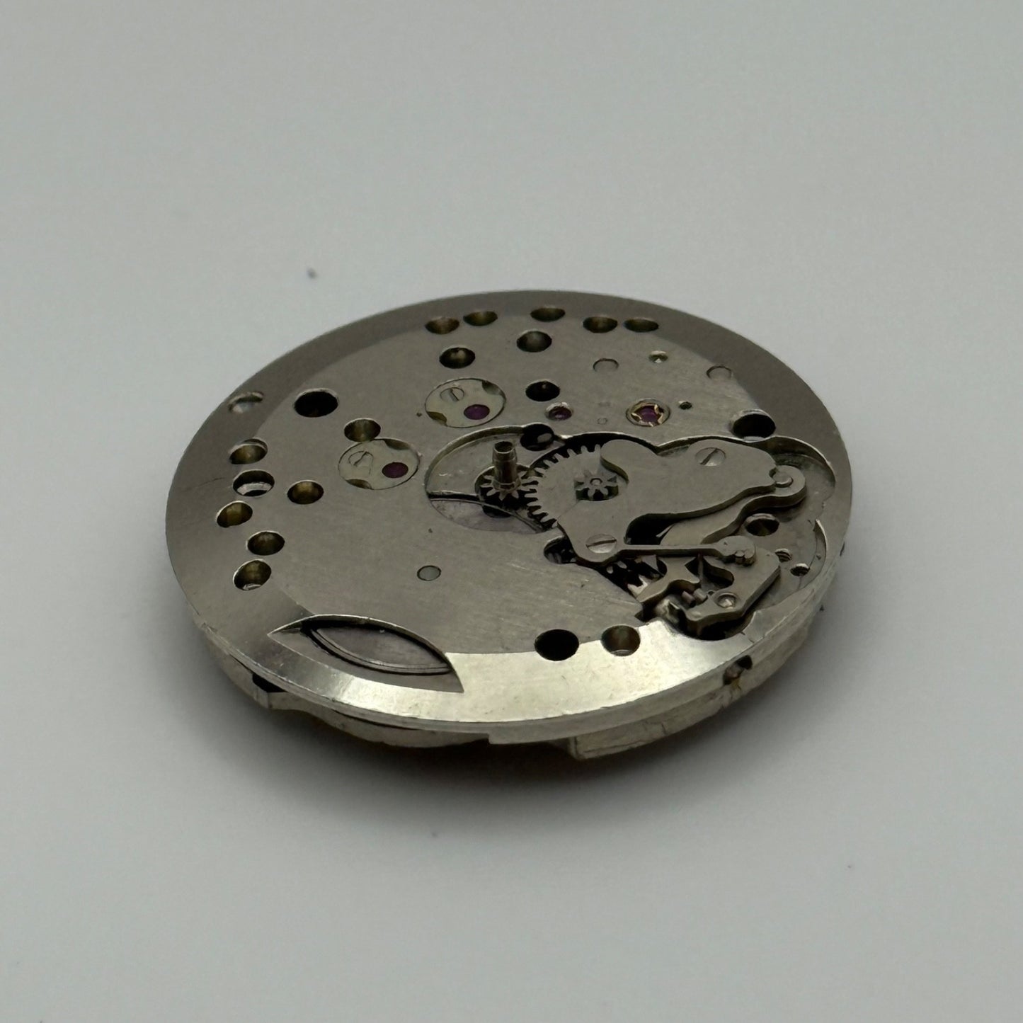 ST 1686 Watch Movement Manual Wind Swiss 17 Jewels Vintage Parts Repair 25.9mm