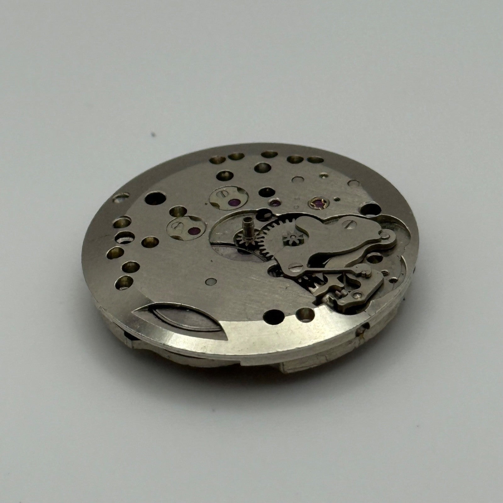 ST 1686 Watch Movement Manual Wind Swiss 17 Jewels Vintage Parts Repair 25.9mm