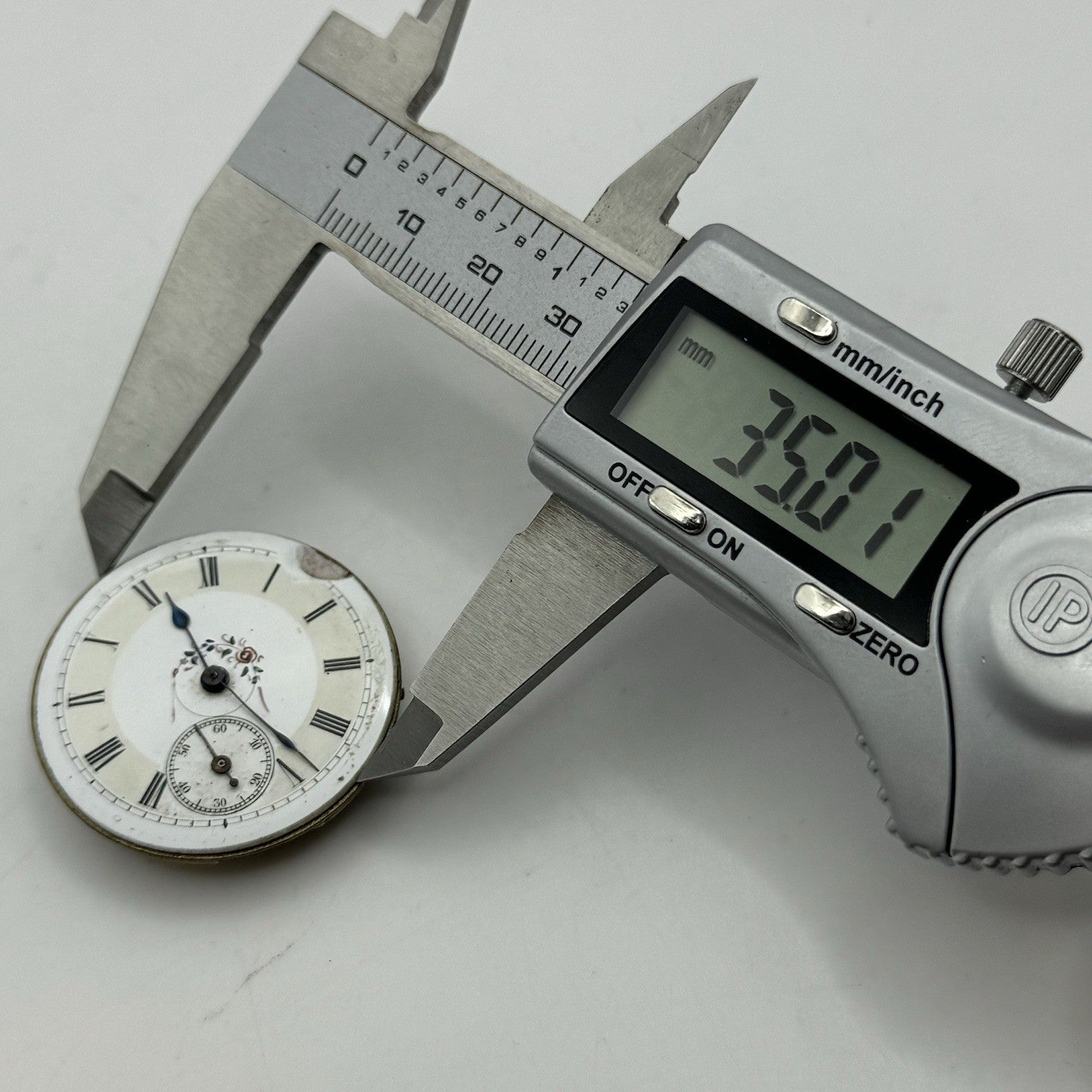 36.1mm Antique Beautiful Porcelain Dial Pocket Watch Movement - Balance Ok PARTS