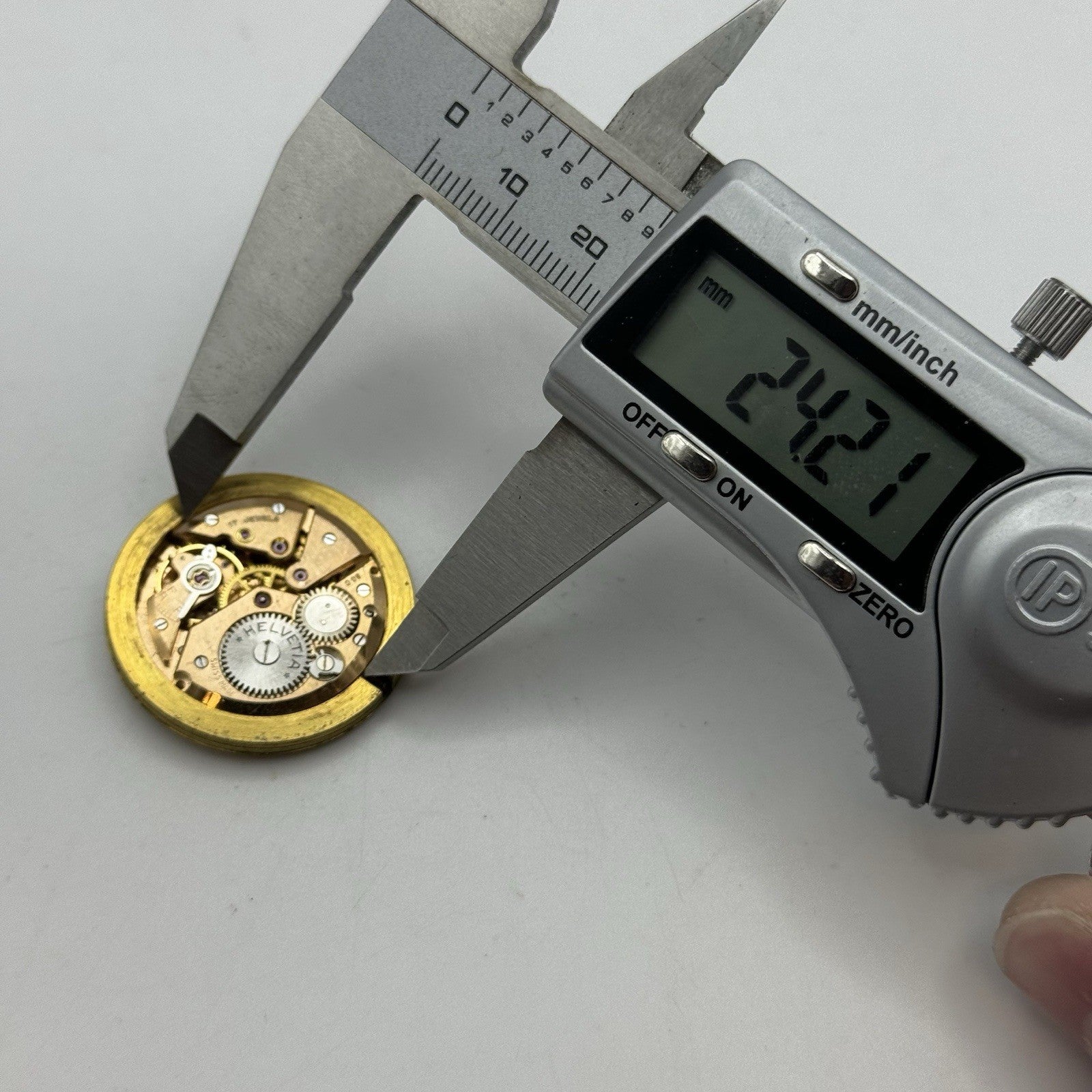 30.9mm Helvetia Cal 80C Manual Wind Watch Movement - Good Balance PARTS REPAIR