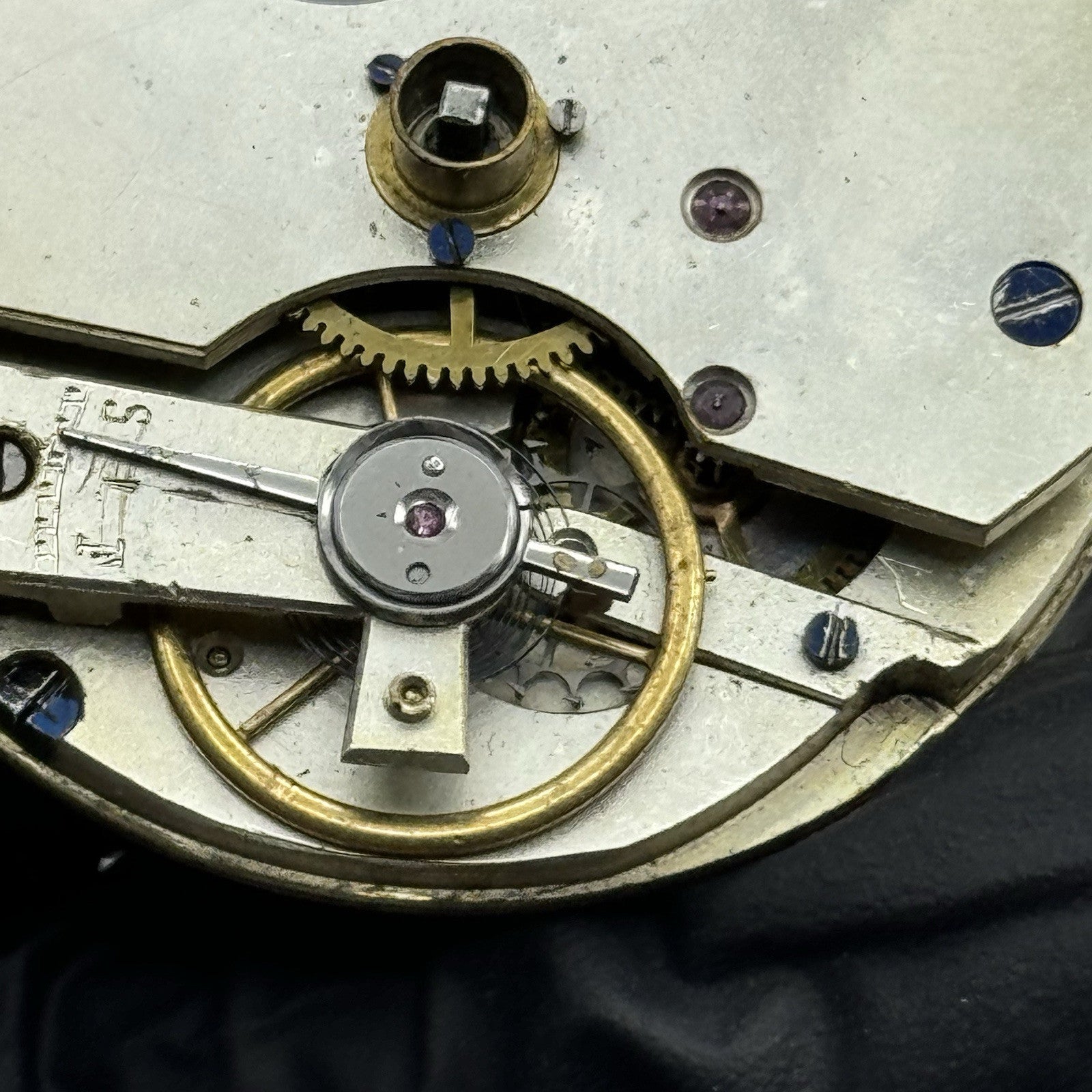 42.9mm Antique Key Wound Pocket Watch Movement - Roman Numerals PARTS REPAIR