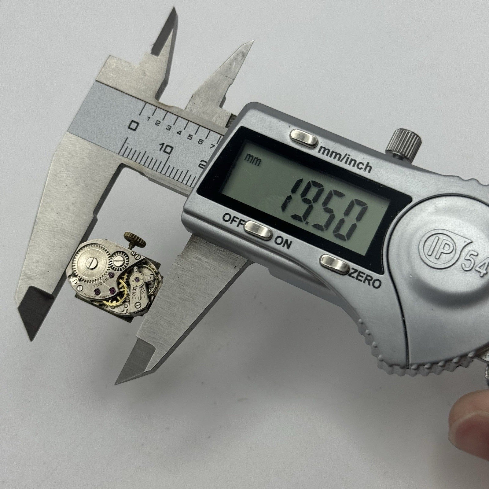 12.7mm x 19.5mm Tudor Ladies Swiss Manual Wind Watch Movement PARTS REPAIR