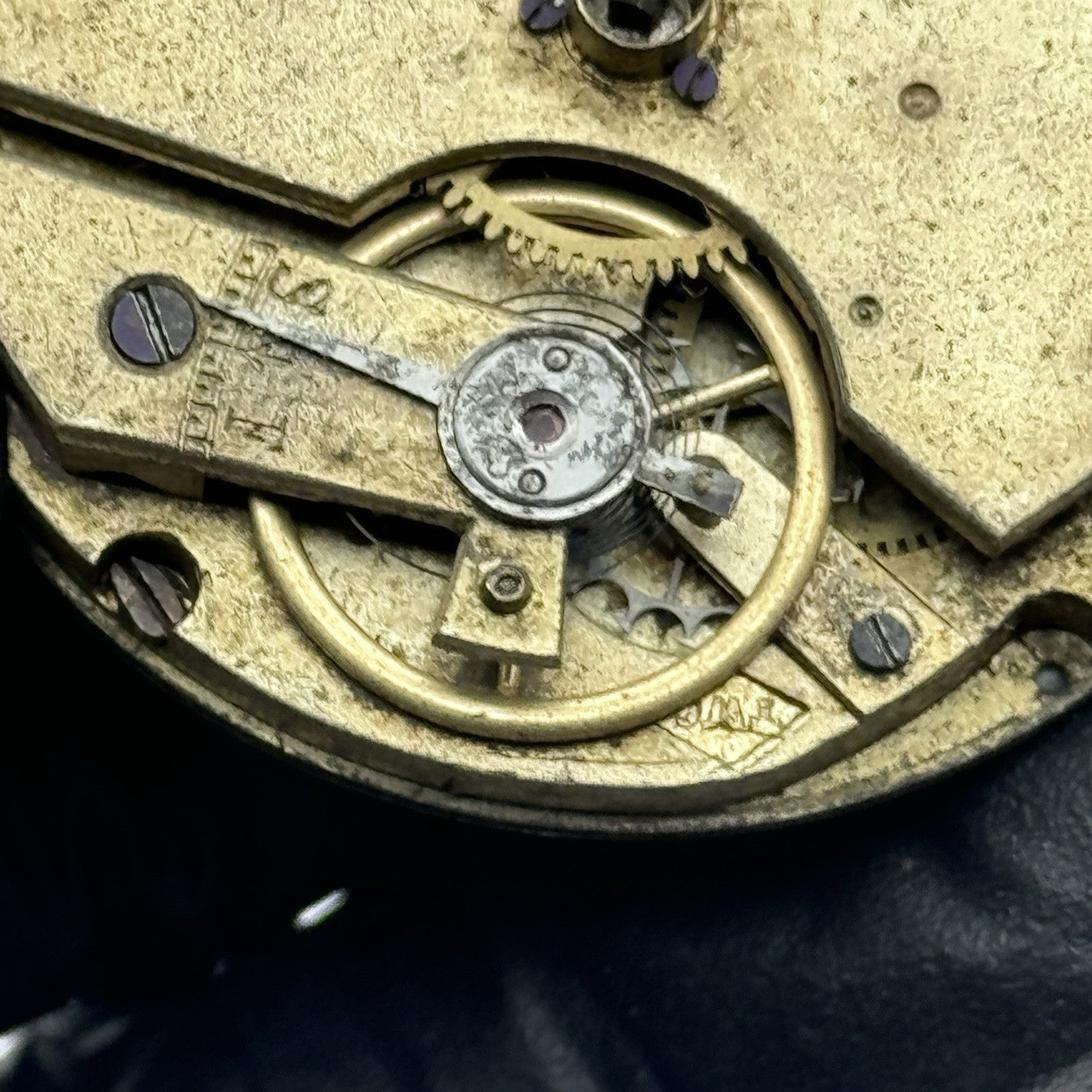 43.2mm Antique Key Wound Pocket Watch Movement - Roman Numerals PARTS REPAIR