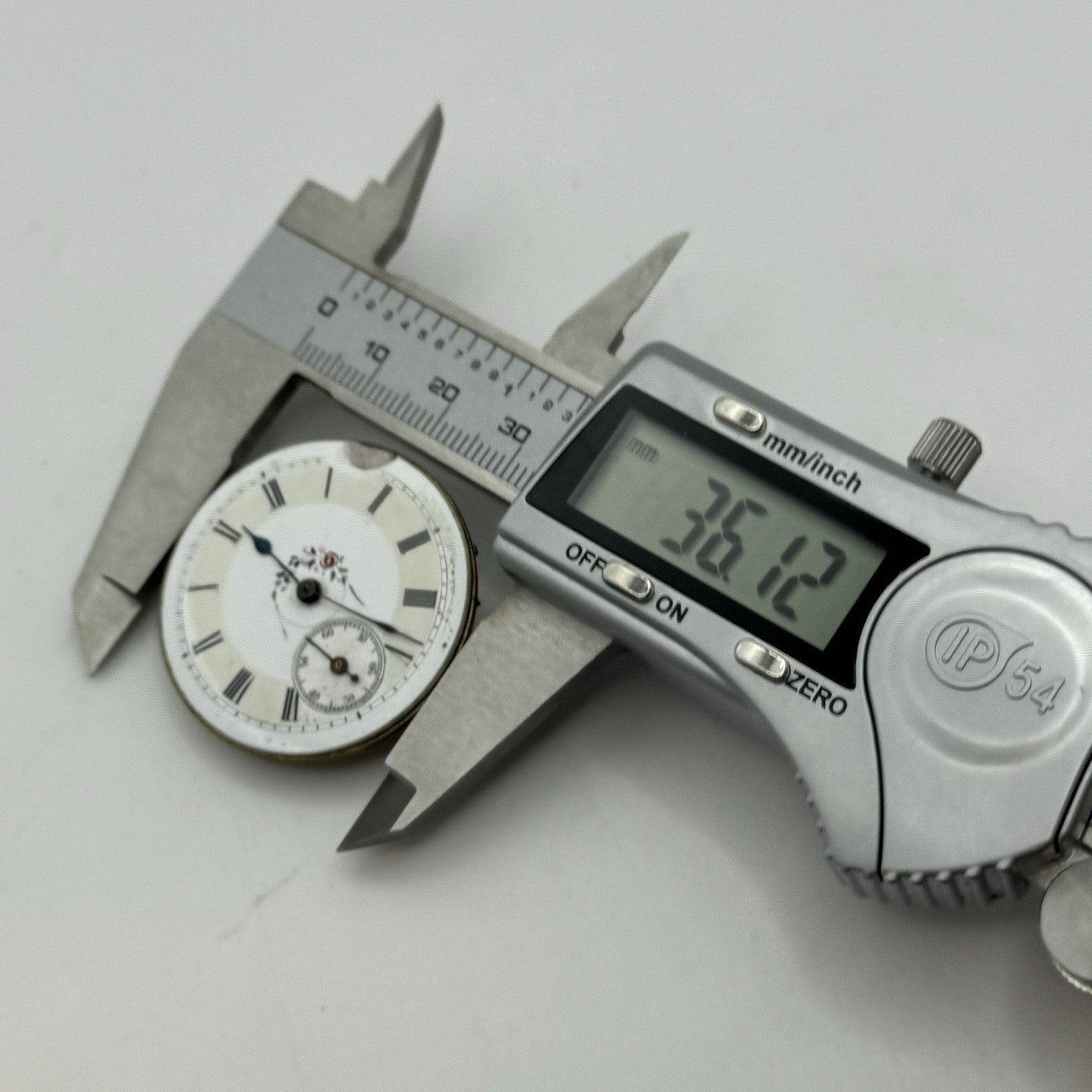 36.1mm Antique Beautiful Porcelain Dial Pocket Watch Movement - Balance Ok PARTS